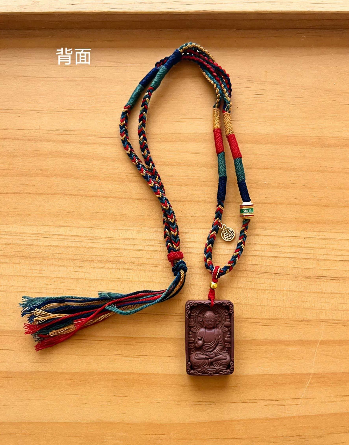 十二生肖香牌（化太岁生肖建议佩戴物件）对照生肖选择适合自己的提醒物件。